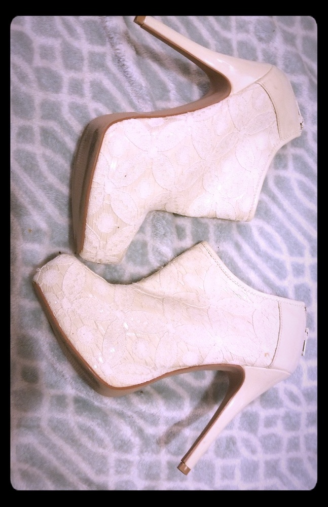 Qupid White Lace Skinny ankle bootie High Heels